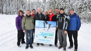 Claudin with the Mayor of St-Antonin, Michel Nadeau and the administrators of the Club Amiski Domaine de la Rivière Verte